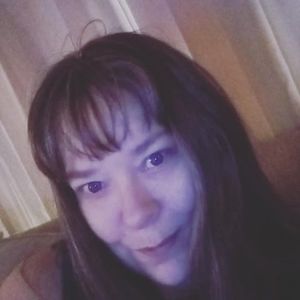 Meet your Posher, Stephanie earl